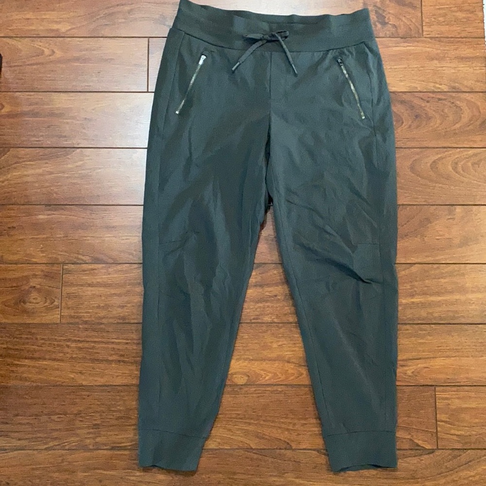 Athleta Trekkie jogger